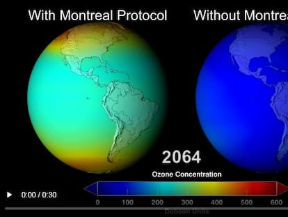 Simulación sobre qué habría ocurrido con la capa de ozono sin y con el Protocolo de Montreal.