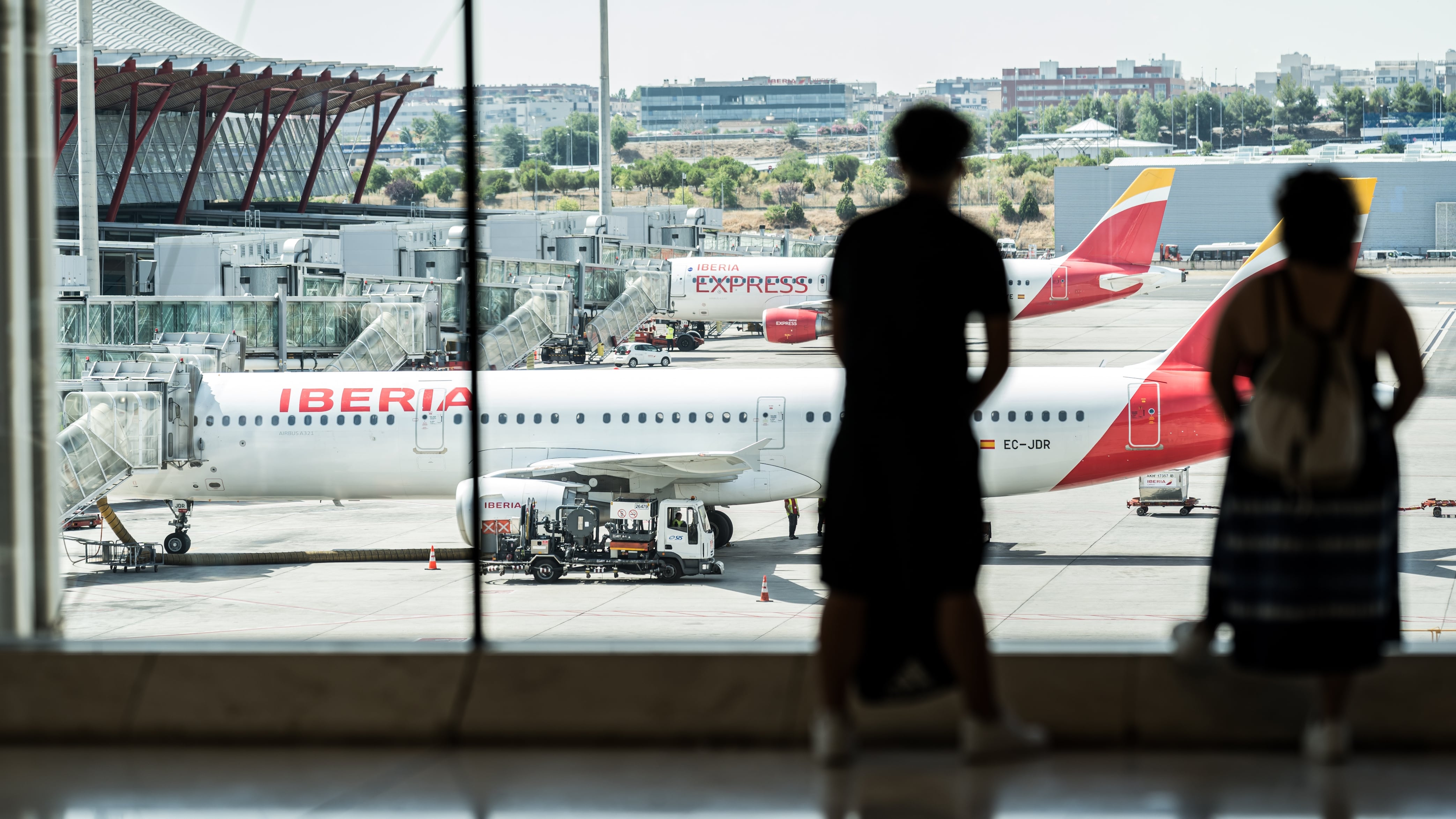 Venezuela revoca las concesiones a Iberia, TAP, Avianca, Latam, Turkish y Gol tras suspender sus vuelos en plena escalada militar  