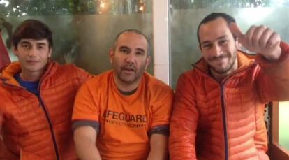 Freed Spanish firefighters Enrique Gonz&aacute;lez, Julio Latorre and Manuel Blanco.
 