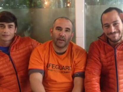Freed Spanish firefighters Enrique Gonz&aacute;lez, Julio Latorre and Manuel Blanco.
 