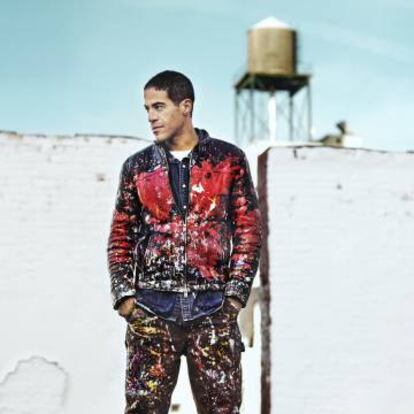 JonOne es el último encargado de ‘profanar’ con su arte la botella de Hennessy.