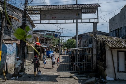 El 13 de abril de 2014 se constituyó el Espacio Humanitario Puente Nayero en el barrio la Playita, en Buenaventura.