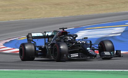 Lewis Hamilton en su Mercedes-AMG Petronas, este sábado en la sesión de clasificación en el circuito de Montmeló.