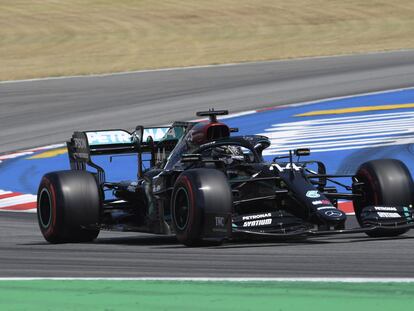 Lewis Hamilton en su Mercedes-AMG Petronas, este sábado en la sesión de clasificación en el circuito de Montmeló.