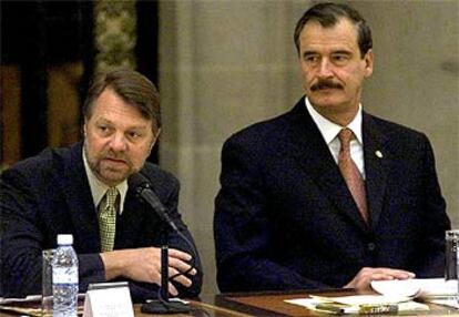 Jorge Castañeda (izquierda) y el presidente Vicente Fox, en una reunión de trabajo en México.