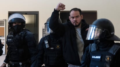 Pablo Hasél, durante su detención en la Universidad de Lleida, en febrero de 2021.