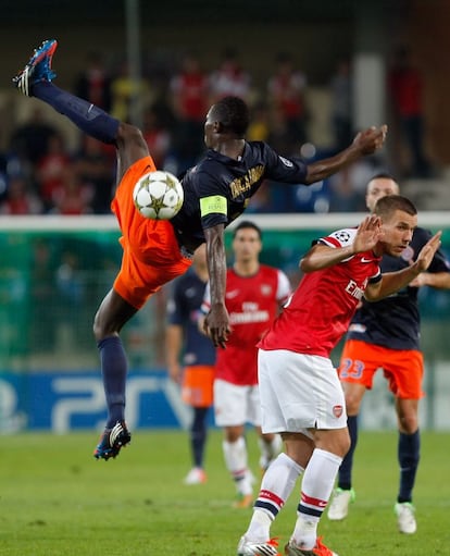 el jugador del Montpellier,Yanga-Mbiwa, antes Lukas Podolski.