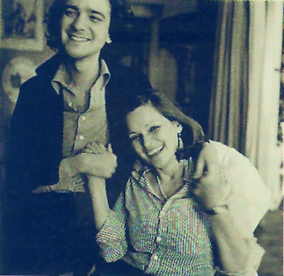 Michi Panero y Lucía Bosé, en la casa de la actriz en Somosaguas (Madrid).