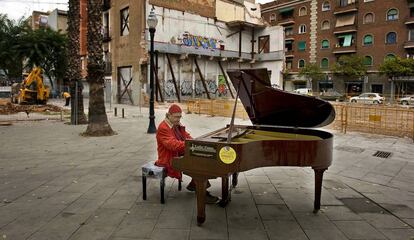 Carles Santos durant una actuació el 2008 a Barcelona.