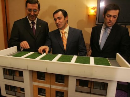 José Luis Bilbao, Jabyer Fernández y Fernando García Macua, de izquierda a derecha.