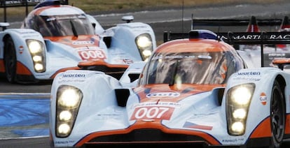 Dos Aston Martin, en las 24 Horas de Le Mans (B&eacute;lgica).