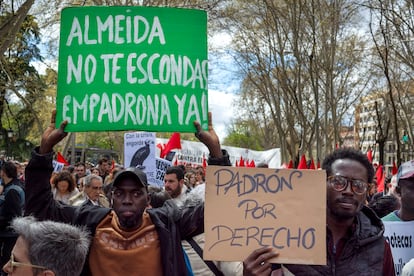 La red Padrón Por Derecho participa de la manifestación estatal por la vivienda el 5 de abril de 2025 en Madrid.