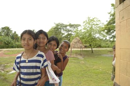 En Guatemala no existen censos actualizados, por ello una de las tareas de las mentoras es recopilar información sobre la población de las comunidades. Cada comunidad es mapeada con el objetivo de reclutar a las niñas más excluidas, que de otra forma sería muy difícil que conocieran los programas y participasen.