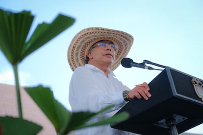 Gustavo Petro durante la entrega tierras en el marco de la Reforma Agraria, en Tierralta, Córdoba, el 8 de agosto 2025.