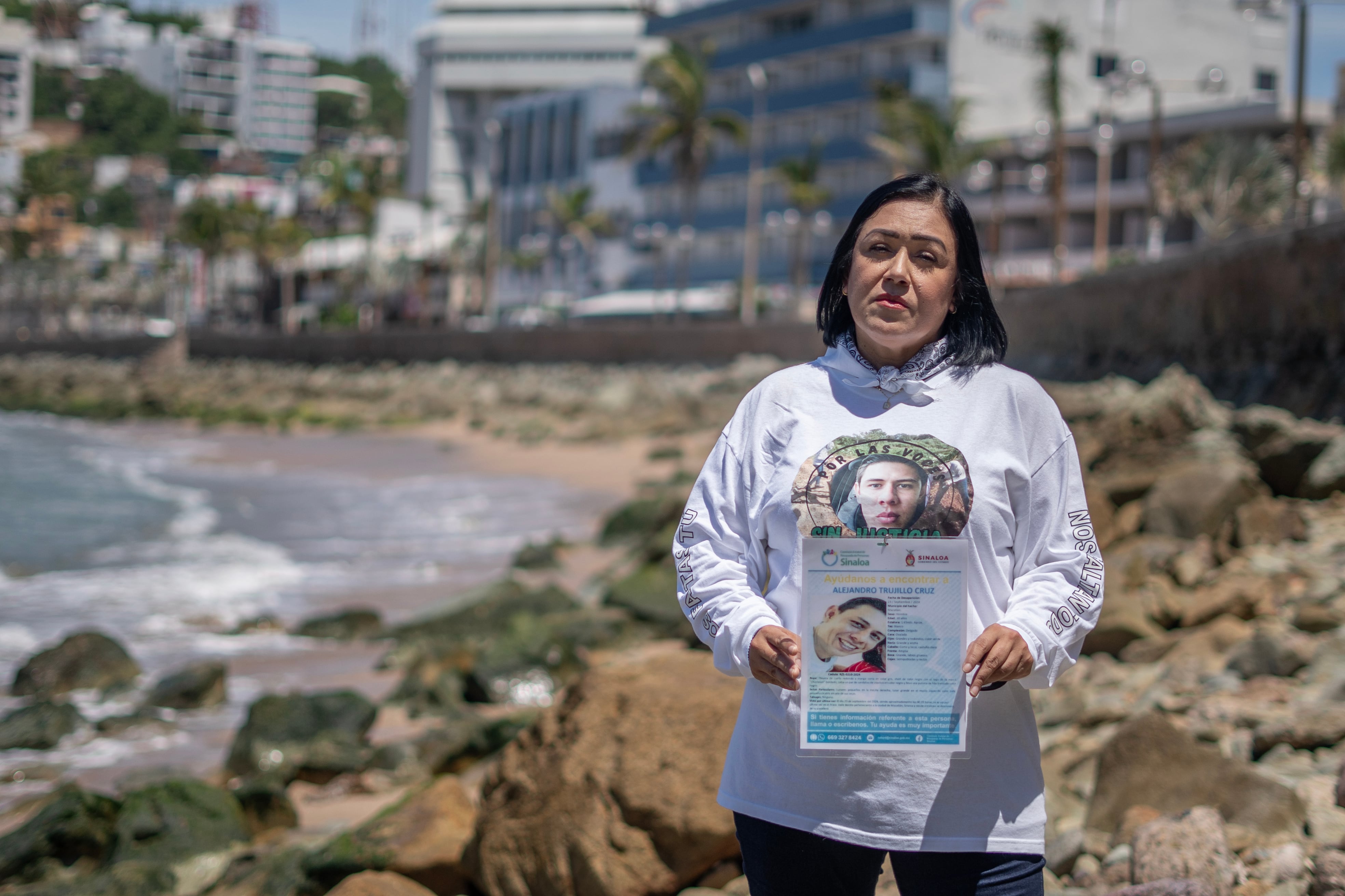Rosalva Cruz madre de Alejandro Trujillo Cruz secuestrado en el centro de rehabilitación Salva tu Vida, el 23 de septiembre 2024, en Mazatlán, Sinaloa.