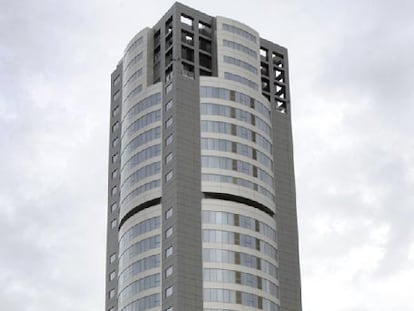 La cadena hotelera Hilton encargó a Foster la realización de una filial en Valencia. En la imagen, el resultado de esa comisión.