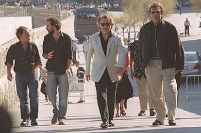 Eduard Fernández, Guillermo Toledo, Harvey Keitel y Gerardo Herrero (de izquierda a derecha), ayer, en San Sebastián.