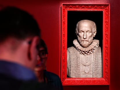 El busto del filósofo Michel de Montaigne en la biblioteca de Burdeos en septiembre de 2016.