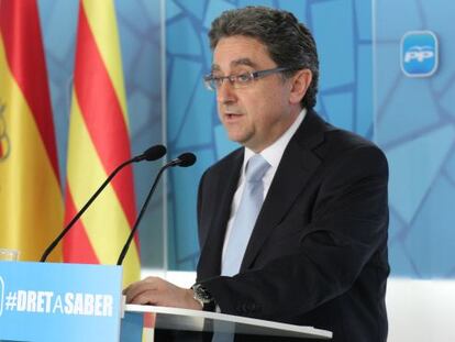 Enric Millo, portavoz del Partido Popular (PP), en la comparecencia de prensa tras conocer la imputación de la gerente del PSC.