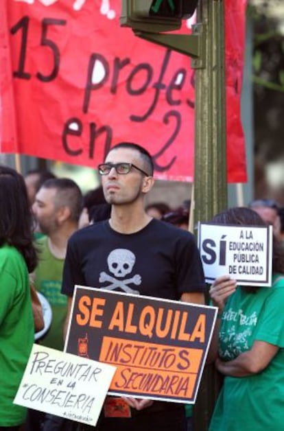 Protestas ante la Consejer&iacute;a de Educaci&oacute;n de Madrid en septiembre de 2011.