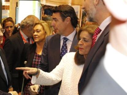 Inaguracion de FITUR 2015 con los Reyes de Espa&ntilde;a, la alcaldesa de Madrid,  y los presidentes del Real Madrid Atletico de Madrid y Rayo Vallecano y la alcaldesa Ana Botella. 