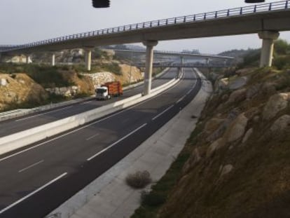 Variante de Meis, en terrenos que antes ocupaba la cantera expropiada