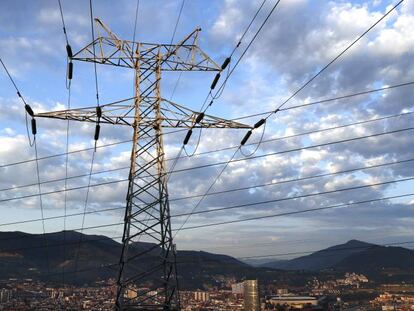 Torre de transporte de energía.