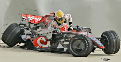 En el gran premio de Bahrain, en abril de 2008, Hamilton sufrió un aparatoso accidente.