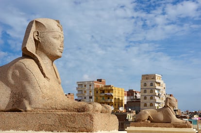 La ciudad de Alejandría, en Egipto, sigue siendo interesante y eterna.