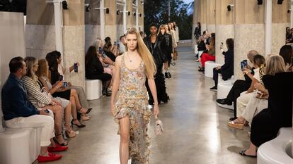 Desfile de Louis Vuitton en el Parc Güell de Barcelona.