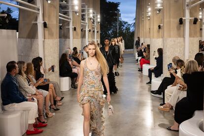 Desfile de Louis Vuitton en el Parc Güell de Barcelona.