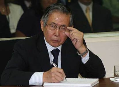 El ex presidente peruano, Alberto Fujimori, es declarado culpable por un tribunal penal en Lima por su responsabilidad en dos matanzas durante su mandato