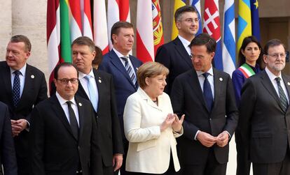 Fran&ccedil;ois Hollande y Angela Merkel, junto a otros l&iacute;deres europeo, en la cumbre de Roma del pasado 25 de marzo.