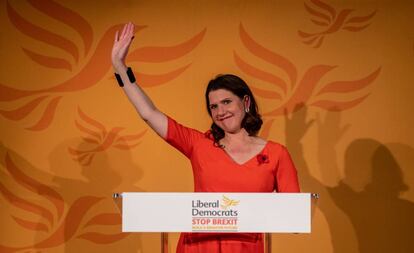 La líder del Partido Liberal Demócrata, Jo Swinson, presenta este lunes en Londres la campaña para las elecciones generales del 12 de diciembre.