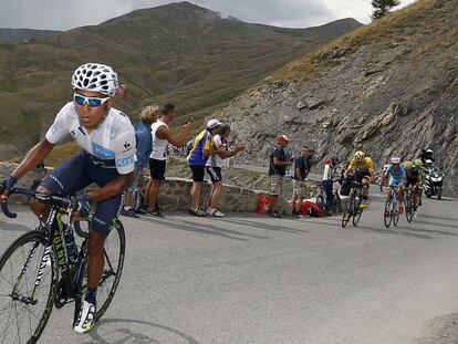 Nairo ataca en el col de Allos, durante el pasado Tour.