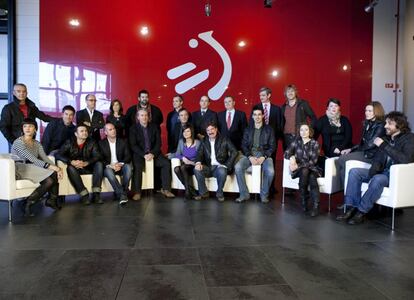 Los protagonistas de la nueva programación se reunieron ayer en Bilbao para una foto de familia.
<i>La charca inútil </i>se representa en Barakaldo.