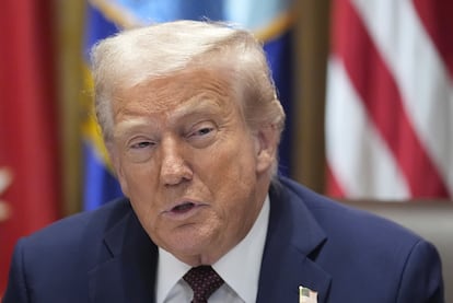 El presidente estadounidense Donald Trump habla durante una reunión del gabinete, este martes, en la Casa Blanca en Washington.