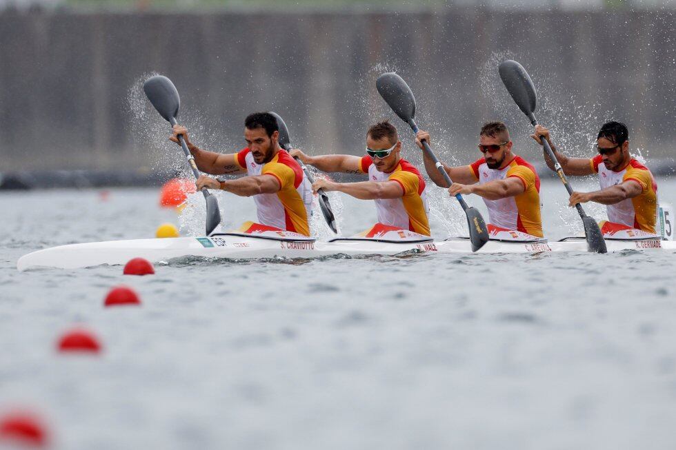 Saúl Craviotto, Marcus Cooper, Carlos Arévalo y Rodrigo Germade en la final de K4-500 de Tokio 2020.