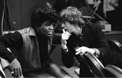 James Brown (izquierda), con Mick Jagger, en el TAMI de 1964.