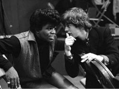 James Brown (izquierda), con Mick Jagger, en el TAMI de 1964.