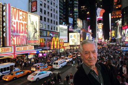 El escritor Mario Vargas Llosa fotografiado en Nueva York (EE UU), unos días después del anuncio de la concesión del premio Nobel de Literatura de 2010, "por su cartografía de las estructuras del poder y sus mordaces imágenes sobre la resistencia, la revuelta y la derrota individual", según explicaba la Academia sueca en su comunicado.