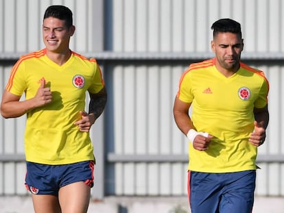 James Rodriguez e Falcao Garcia se preparam para a partida contra Senegal.