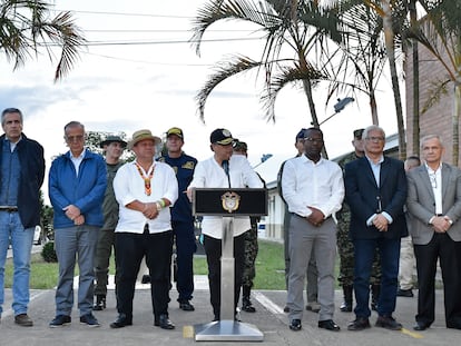El mandatario colombiano Gustavo Petro, durante una declaración al finalizar el consejo de seguridad hoy, en Popayán (Colombia).
