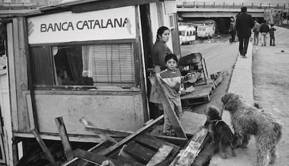 Barraca d'un campament gitano al sector del riu Sec, a Ripollet, el 1991.