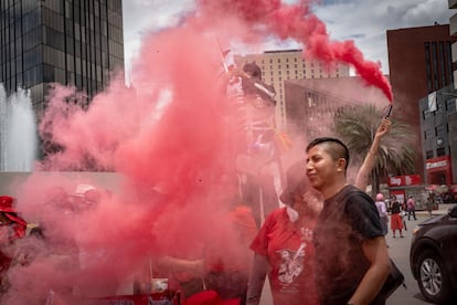 Desde el pasado 15 de mayo, los docentes iniciaron una huelga indefinida para exigir la abolición de las reformas educativas de 2007 y 2019, y mejores condiciones laborales.