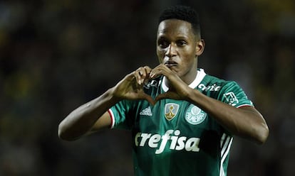 Yerry Mina, en una imagen de archivo, celebrando un gol.