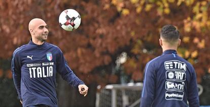 Simone Zaza entrena con la selección italiana durante el parón liguero.