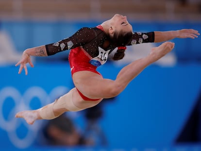 Roxana Popa, durante el ejercicio de suelo.