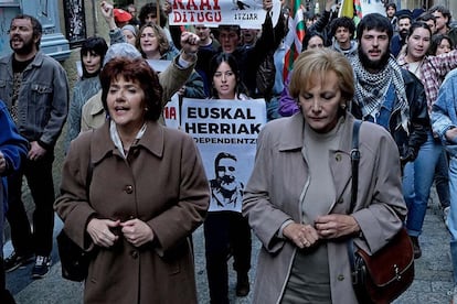 Ane Gabarain und Elena Irureta in „Patria“.