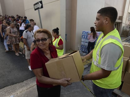 Residentes de Morovis, Puerto Rico, esperan la ayuda a tres meses del Hurac&aacute;n Mar&iacute;a.